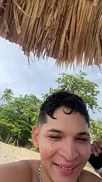 RobinLenoxx online show from April 8, 2026, 8:43 pm