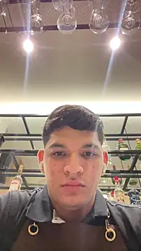 RobinLenoxx online show from November 19, 2025, 12:21 am