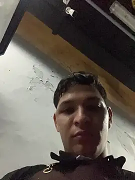 RobinLenoxx online show from October 29, 2025, 2:10 am