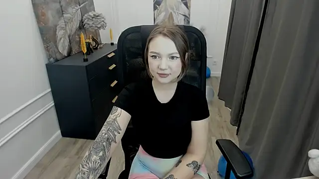 Snapshot of MariaRobinsone chatting on May 20, 2026, 7:44 pm MariaRobinsone online show from May 20, 2026, 7:44 pm
