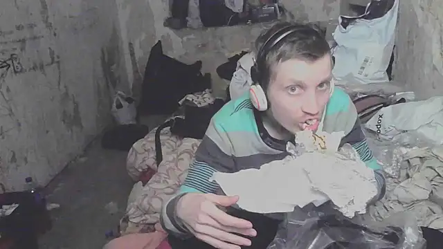 makarov1993 online show from November 16, 2025, 3:06 pm