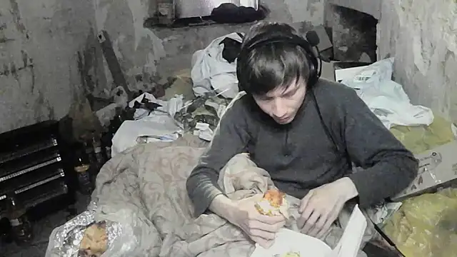 makarov1993 online show from May 20, 2026, 2:47 pm