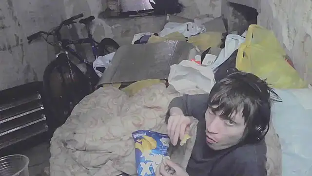 makarov1993 online show from May 7, 2026, 5:55 am