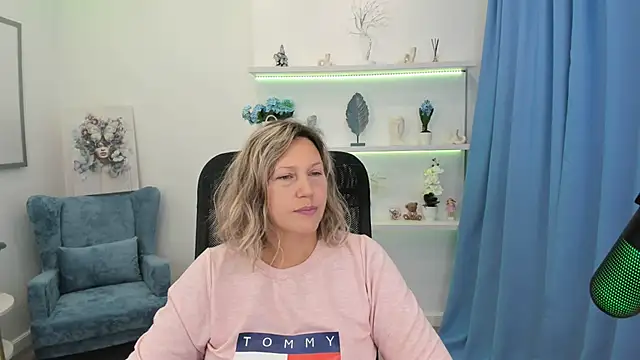 NinaStarle online show from September 19, 2025, 11:58 am