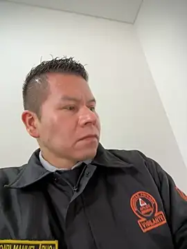 Manu0586 online show from October 25, 2025, 11:42 am