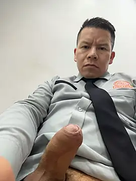 Manu0586 online show from November 9, 2025, 2:48 am