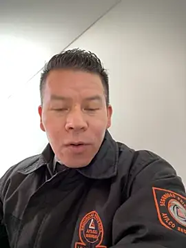 Manu0586 online show from October 19, 2025, 12:52 pm