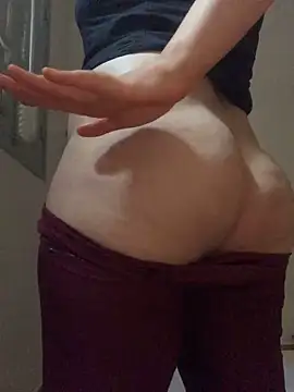 Snapshot of Sara782f chatting on October 1, 2025, 2:21 pm Sara782f online show from October 1, 2025, 2:21 pm