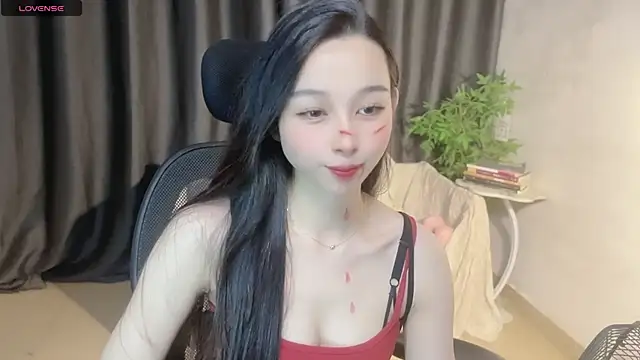 Snapshot of Yin-LL chatting on October 31, 2025, 12:46 pm Yin-LL online show from October 31, 2025, 12:46 pm