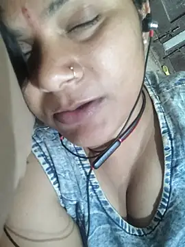 Snapshot of couple_71 chatting on March 27, 2026, 4:41 pm couple 71 online show from March 27, 2026, 4:41 pm