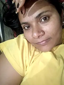 Snapshot of couple_71 chatting on April 26, 2026, 6:54 am couple 71 online show from April 26, 2026, 6:54 am