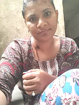 couple 71 online show from December 5, 2025, 6:34 am