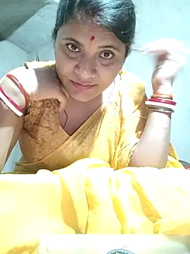 Snapshot of couple_71 chatting on April 17, 2026, 4:10 pm couple 71 online show from April 17, 2026, 4:10 pm