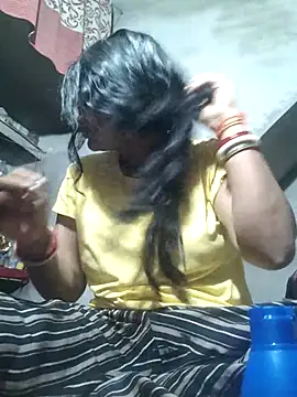 Snapshot of couple_71 chatting on April 23, 2026, 4:52 pm couple 71 online show from April 23, 2026, 4:52 pm