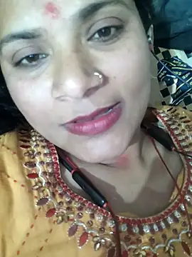 Snapshot of couple_71 chatting on March 18, 2026, 8:39 am couple 71 online show from March 18, 2026, 8:39 am
