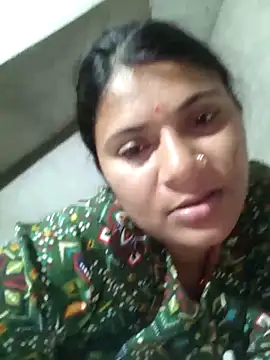 Snapshot of couple_71 chatting on April 4, 2026, 4:35 pm couple 71 online show from April 4, 2026, 4:35 pm