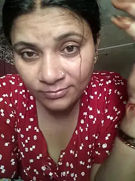 Snapshot of couple_71 chatting on May 22, 2026, 5:49 am couple 71 online show from May 22, 2026, 5:49 am