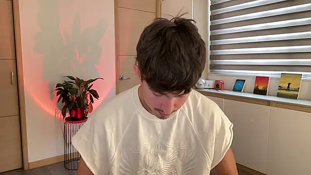 sweettaaron01 online show from October 17, 2025, 5:26 pm