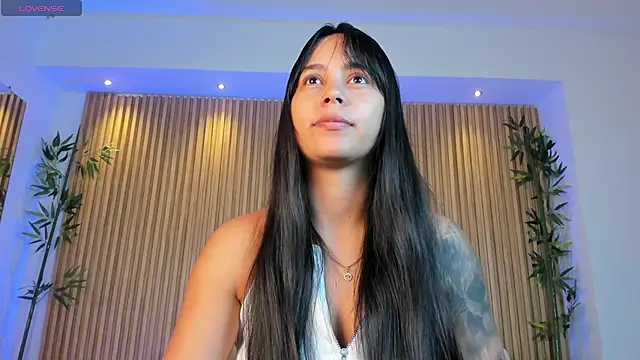 Snapshot of freyja_sweet_ chatting on October 12, 2025, 11:33 am freyja sweet  online show from October 12, 2025, 11:33 am