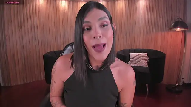 SarahYates online show from November 4, 2025, 4:27 am