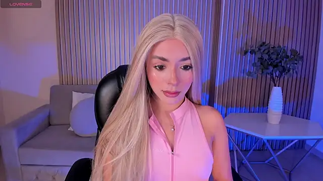 Snapshot of IsabellaMoreau chatting on July 11, 2026, 7:58 pm IsabellaMoreau online show from July 11, 2026, 7:58 pm