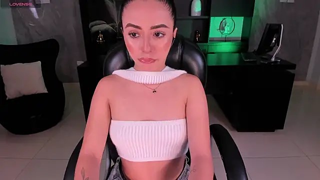 IsabellaMoreau online show from March 15, 2026, 5:31 pm