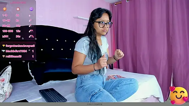 Snapshot of Azul_Moon chatting on September 28, 2025, 3:35 am Azul Moon online show from September 28, 2025, 3:35 am