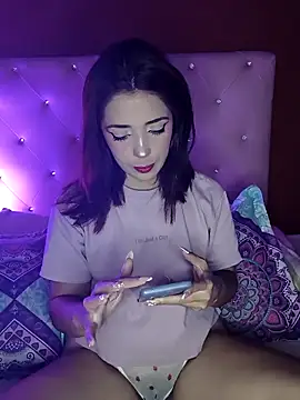 summi10 online show from November 8, 2025, 10:57 pm