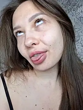 Olivia OliV online show from May 2, 2026, 12:49 am