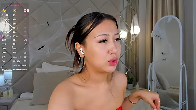 Nelly Kimm online show from October 30, 2025, 1:26 am