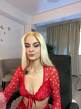 SelenaDaze online show from March 18, 2026, 6:05 am