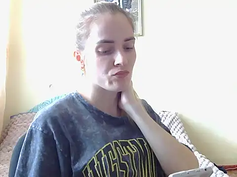 JayeTyler online show from December 17, 2025, 7:57 am