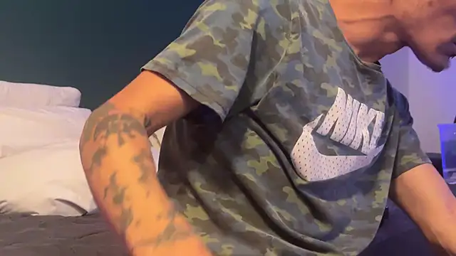 Snapshot of cough2getoff chatting on October 19, 2025, 2:47 am cough2getoff online show from October 19, 2025, 2:47 am