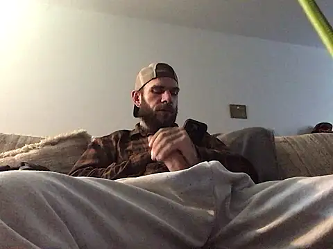 Snapshot of BlueCollarTattoos chatting on April 7, 2026, 7:59 pm BlueCollarTattoos online show from April 7, 2026, 7:59 pm