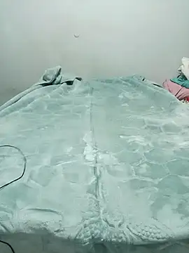 ShySexyBaddiexx online show from September 29, 2025, 8:25 pm