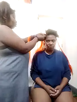 ShySexyBaddiexx online show from November 19, 2025, 8:25 am