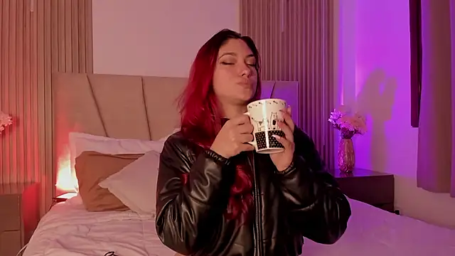 Victoria Beaumont online show from January 7, 2026, 11:26 am