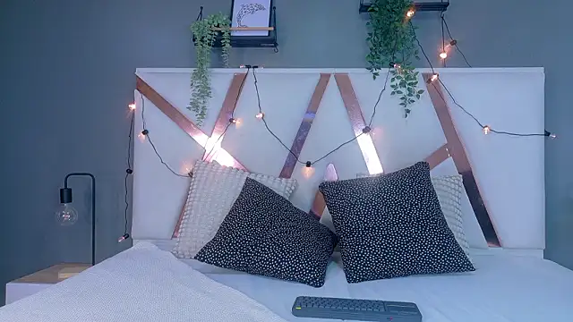 JenaCooper  online show from February 21, 2026, 2:46 am