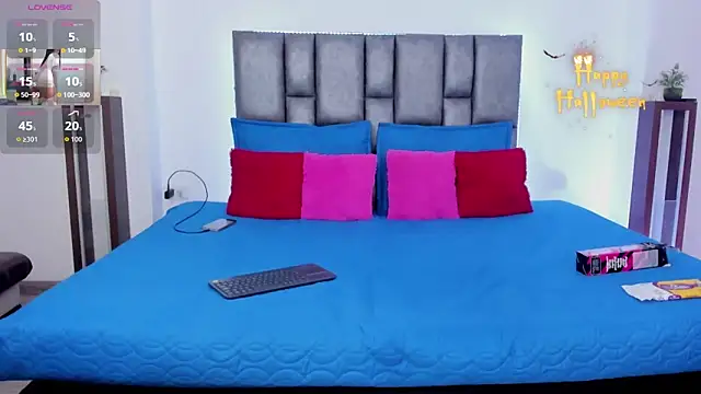 miaroberts69 online show from October 24, 2025, 9:47 pm