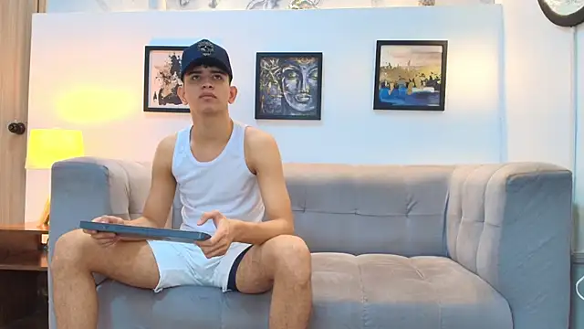 TWINKS FRIENDS online show from February 20, 2026, 1:24 pm