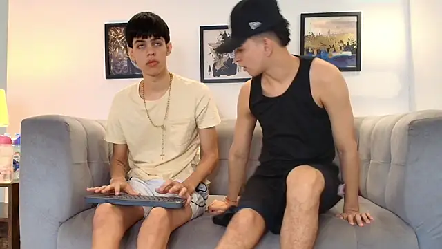 TWINKS FRIENDS online show from March 22, 2026, 1:23 pm