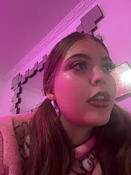 Cloee XD online show from April 28, 2026, 4:17 am