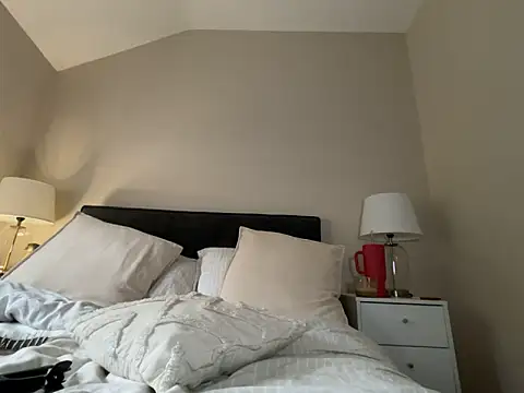 FrancescaXO online show from October 1, 2025, 8:19 am