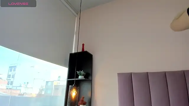 violet myerrs online show from November 20, 2025, 1:12 pm