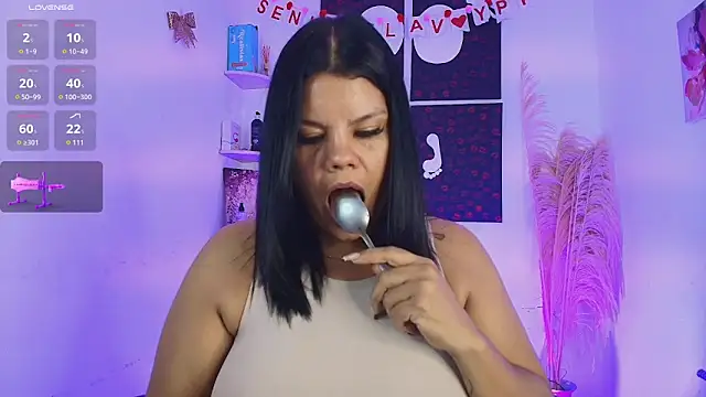 Iamlola  online show from February 12, 2026, 3:06 am