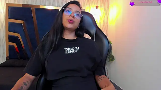 zoe martins  online show from February 12, 2026, 5:23 pm