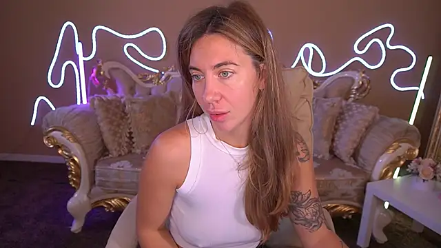 KateShanny online show from October 12, 2025, 6:04 am