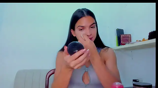 ISA BELLA VZL online show from April 7, 2026, 6:43 pm