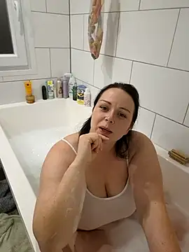 Chrissy Christal online show from September 18, 2025, 6:00 pm