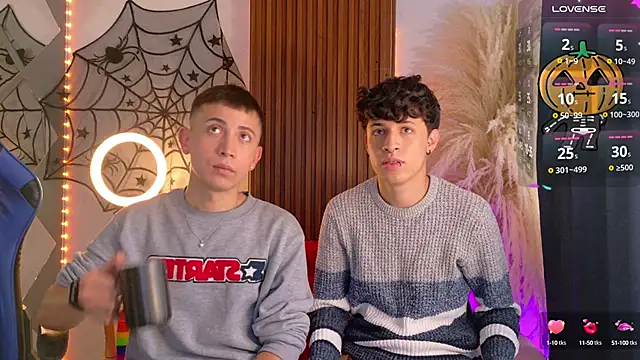 Axel  Evans online show from October 8, 2025, 12:07 pm